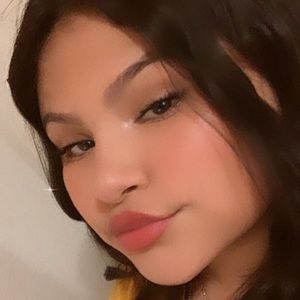 Meet your Posher, Dayana